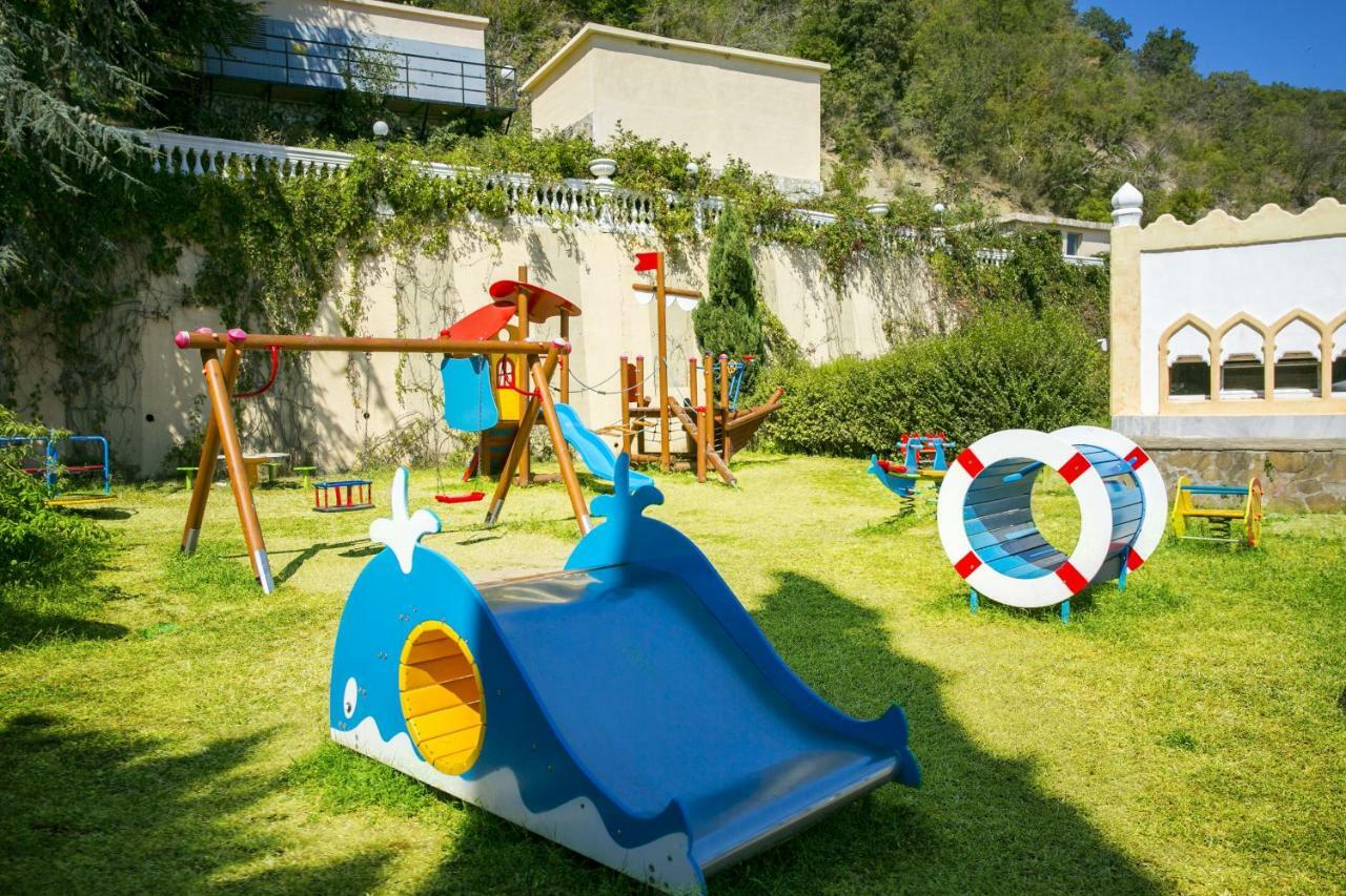 Andalucia Beach Hotel Elenite Exterior photo